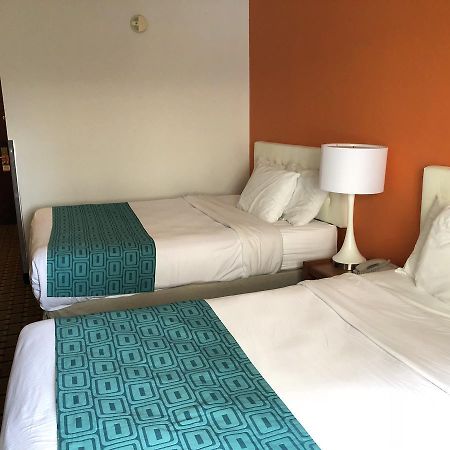 Howard Johnson By Wyndham Airport Louisville Dış mekan fotoğraf